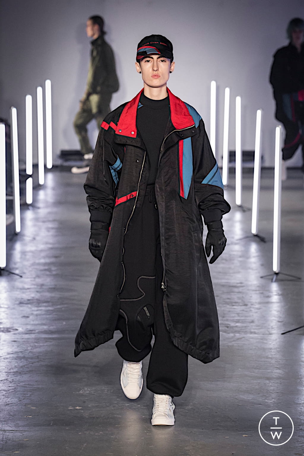 Fashion Week London Fall/Winter 2020 look 21 from the Feng Chen Wang collection menswear