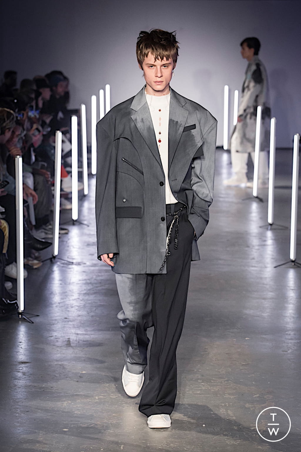 Fashion Week London Fall/Winter 2020 look 1 from the Feng Chen Wang collection menswear