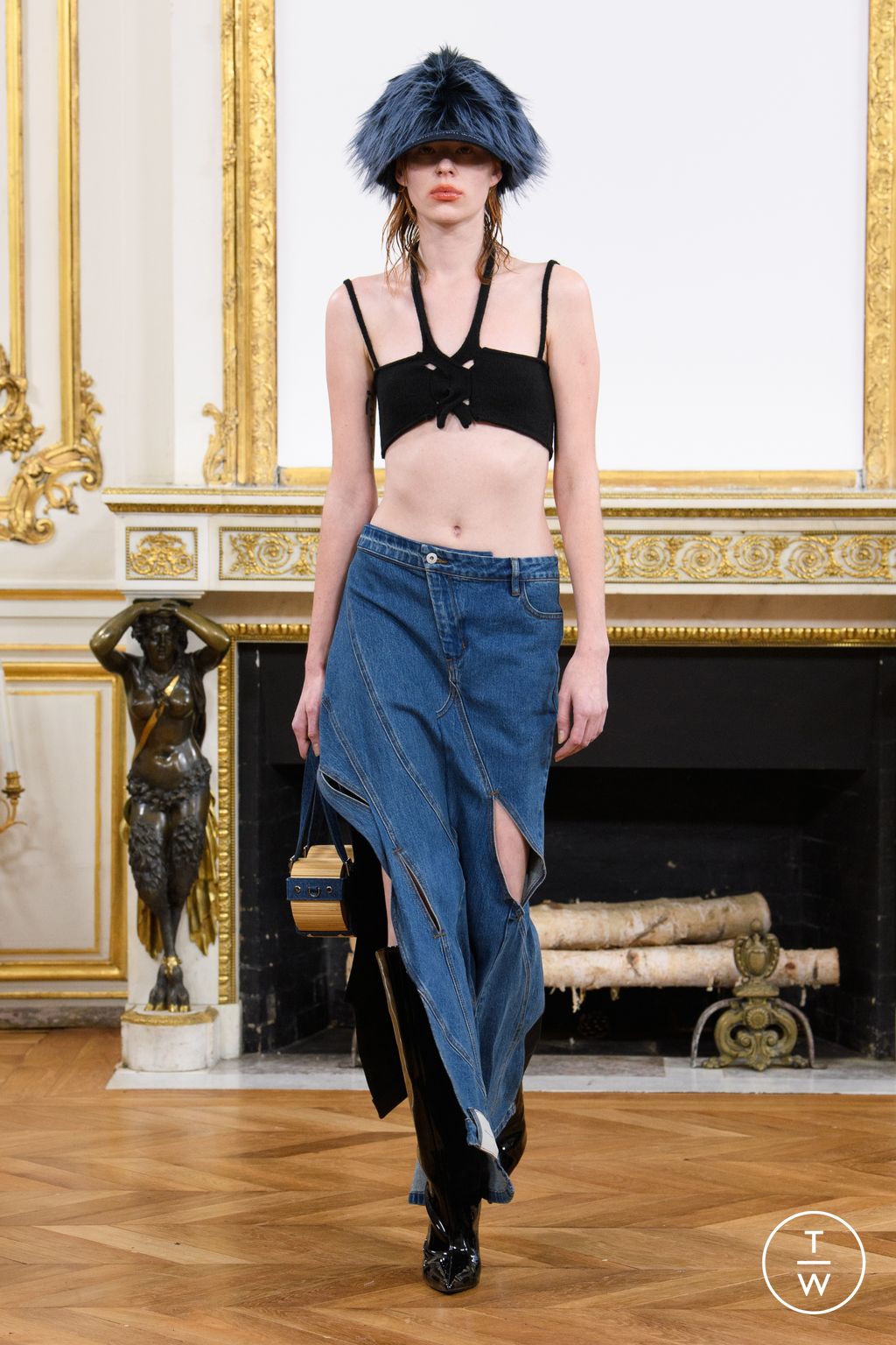 Fashion Week Paris Fall/Winter 2023 look 6 de la collection Feng Chen Wang menswear