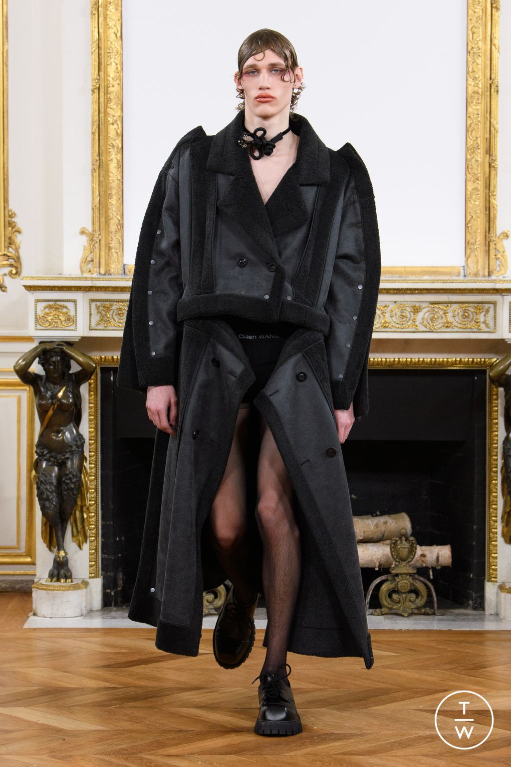 Fashion Week Paris Fall/Winter 2023 look 29 from the Feng Chen Wang collection menswear