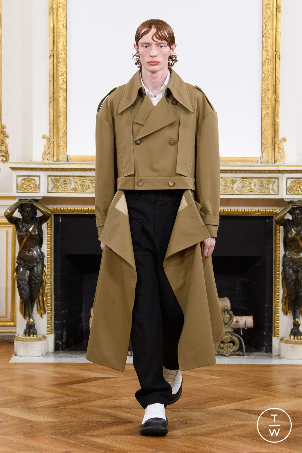 Fashion Week Paris Fall/Winter 2023 look 32 from the Feng Chen Wang collection menswear