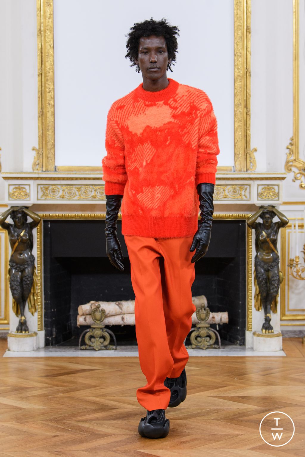 Fashion Week Paris Fall/Winter 2023 look 34 from the Feng Chen Wang collection menswear