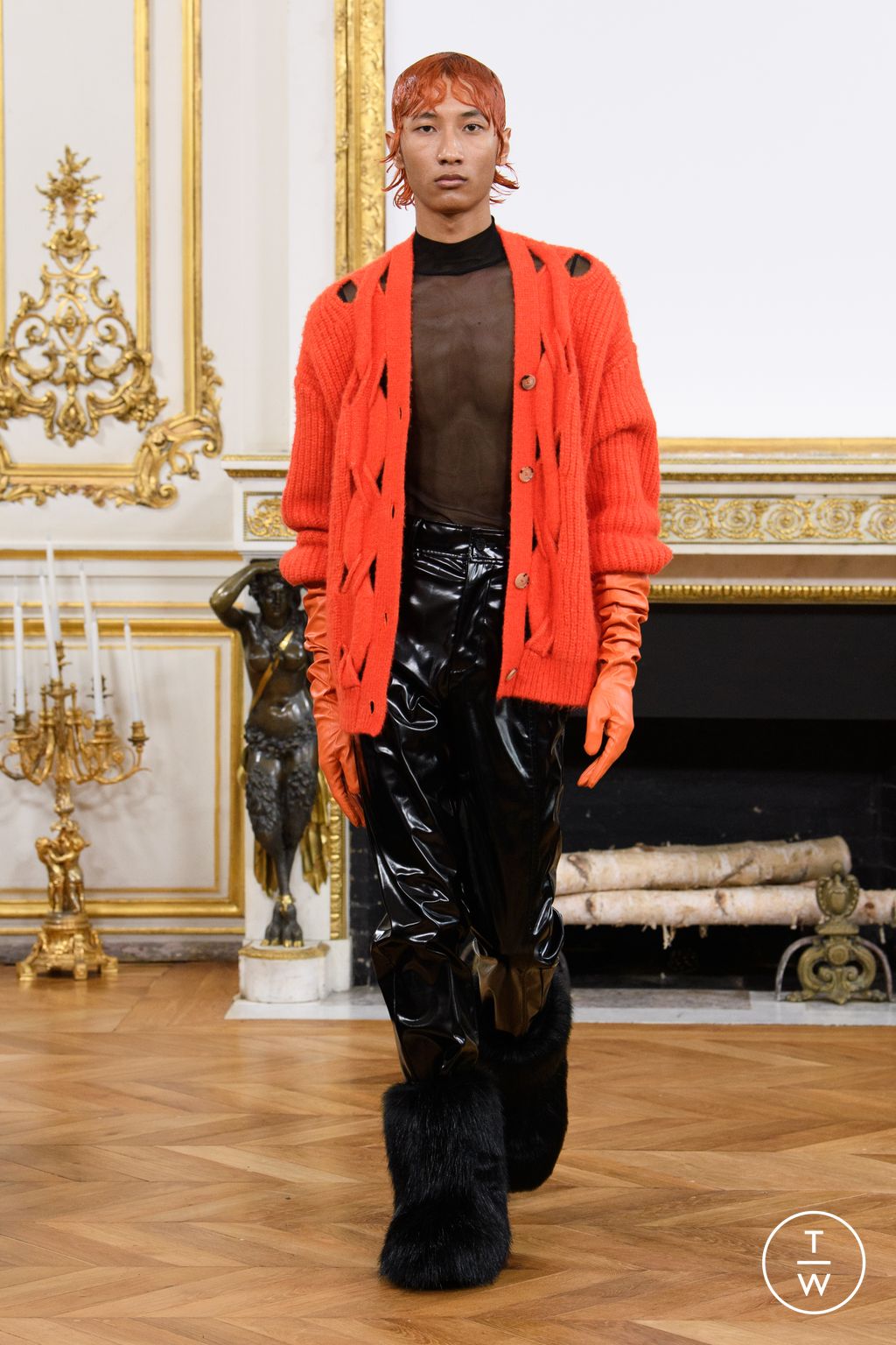 Fashion Week Paris Fall/Winter 2023 look 35 de la collection Feng Chen Wang menswear