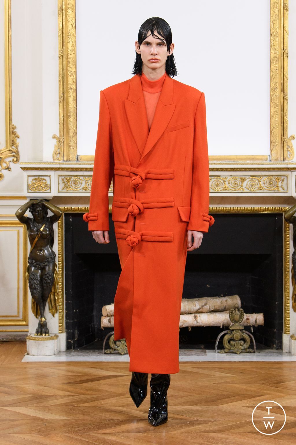 Fashion Week Paris Fall/Winter 2023 look 40 from the Feng Chen Wang collection 男装