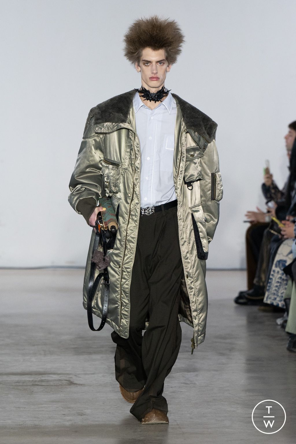 Fashion Week Paris Fall/Winter 2025 look 5 from the Feng Chen Wang collection menswear