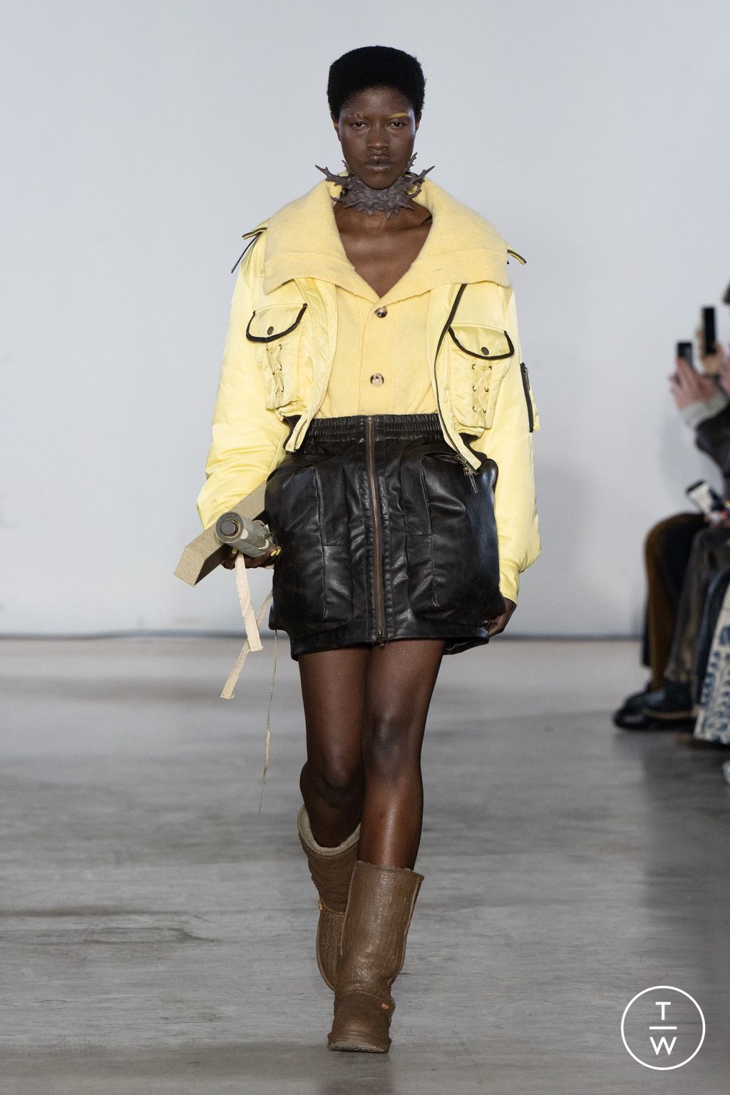 Fashion Week Paris Fall/Winter 2025 look 7 from the Feng Chen Wang collection menswear