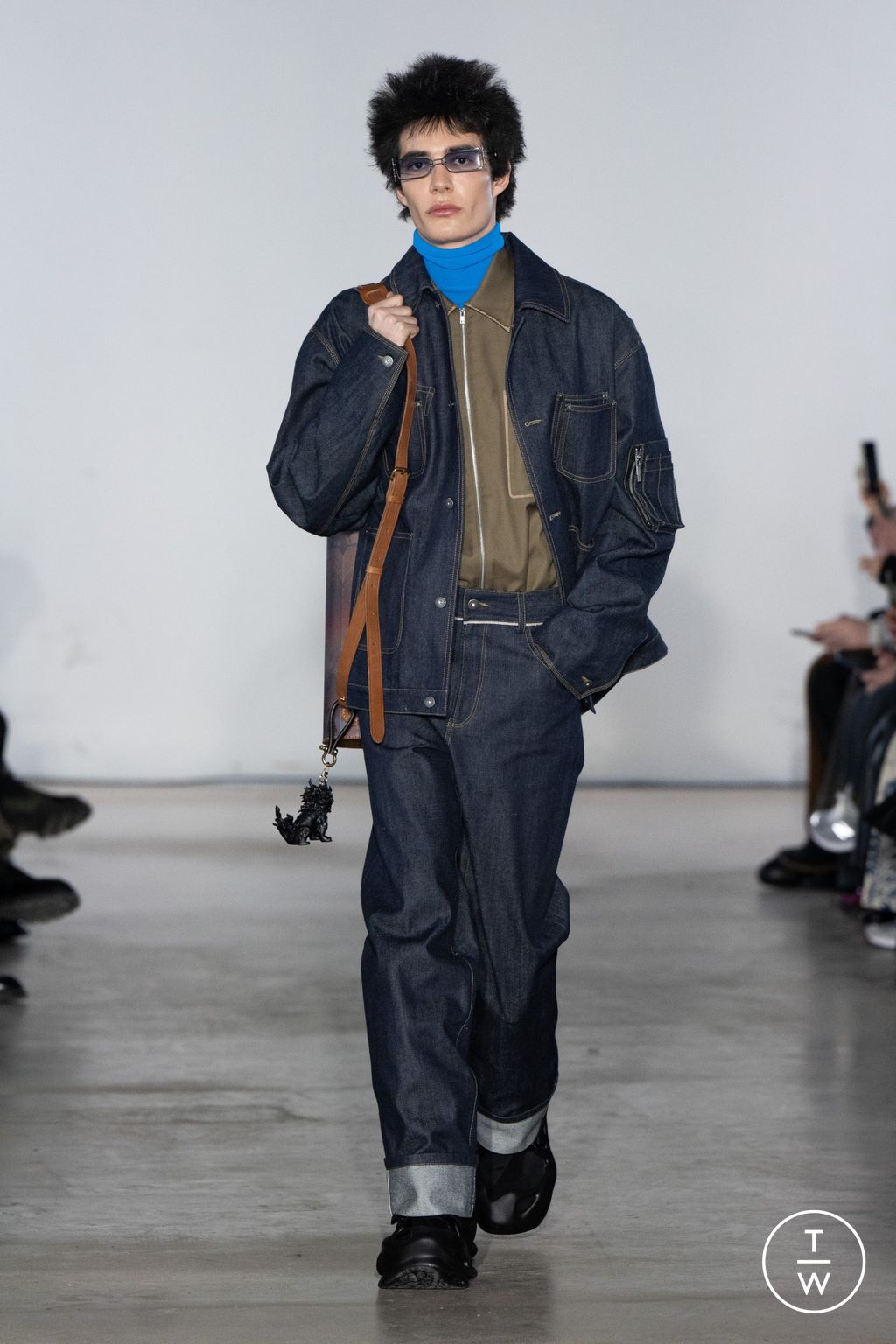 Fashion Week Paris Fall/Winter 2025 look 16 from the Feng Chen Wang collection menswear