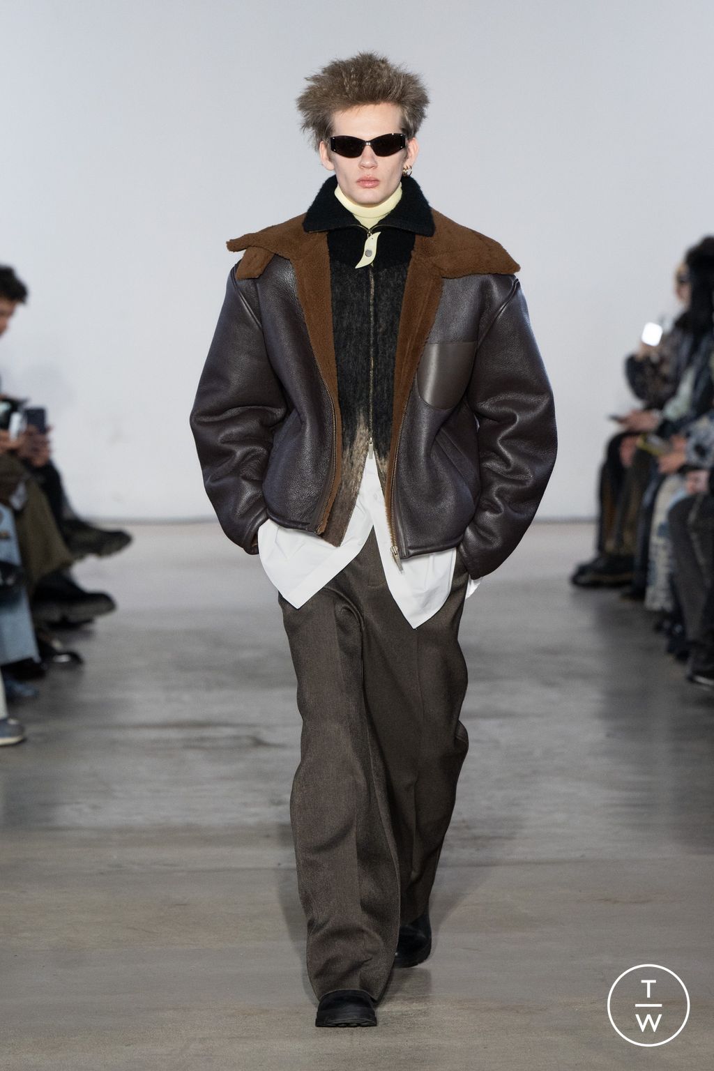 Fashion Week Paris Fall/Winter 2025 look 29 from the Feng Chen Wang collection menswear
