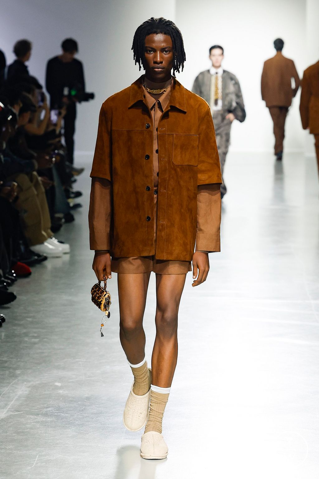 Fashion Week Paris Spring/Summer 2025 look 29 from the Feng Chen Wang collection menswear