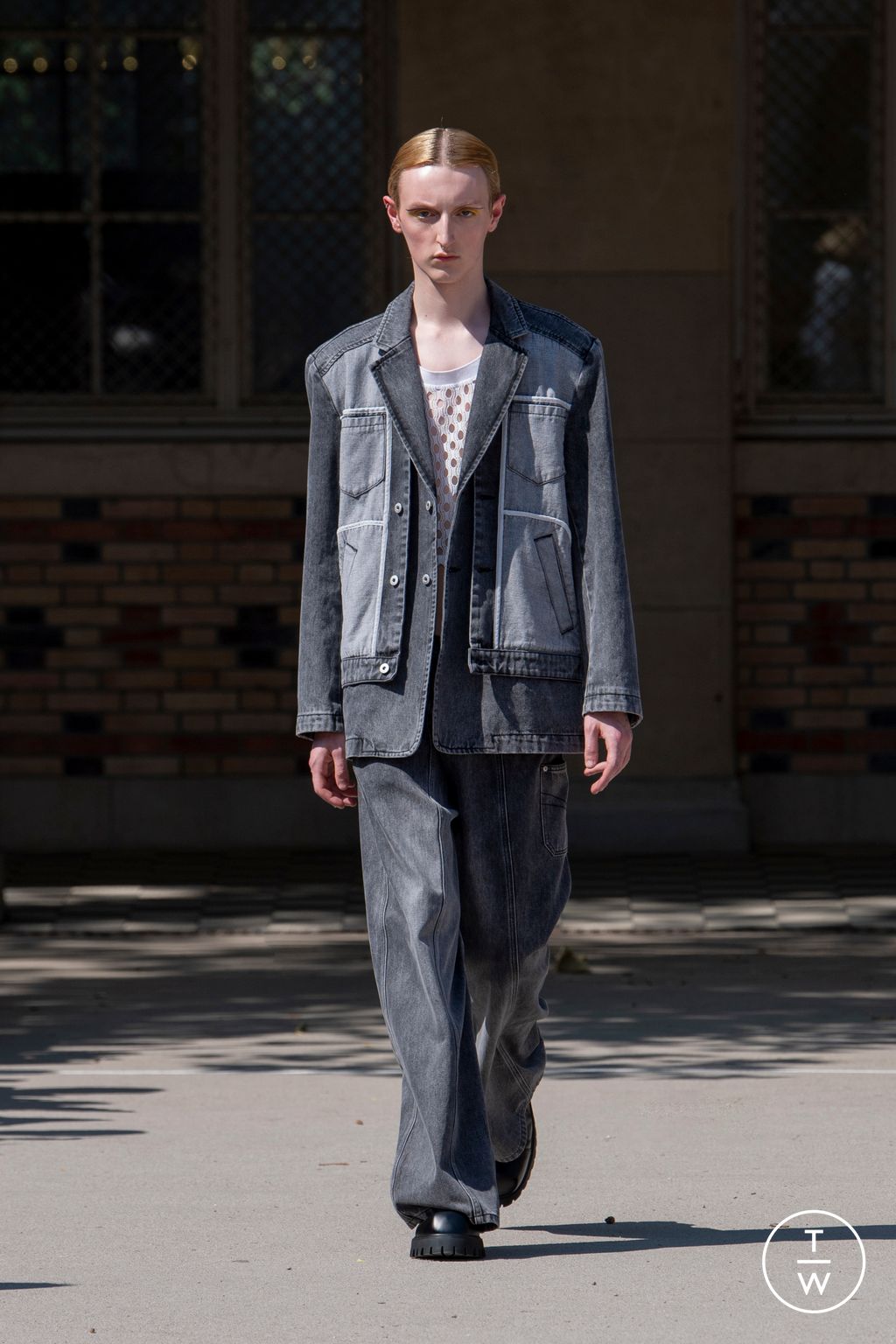 Fashion Week Paris Spring/Summer 2024 look 8 from the Feng Chen Wang collection menswear