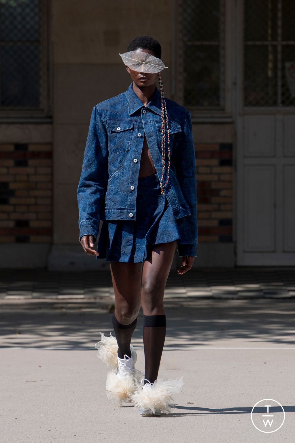 Fashion Week Paris Spring/Summer 2024 look 10 from the Feng Chen Wang collection menswear