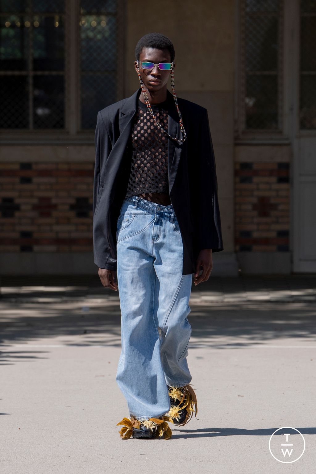 Fashion Week Paris Spring/Summer 2024 look 15 from the Feng Chen Wang collection menswear