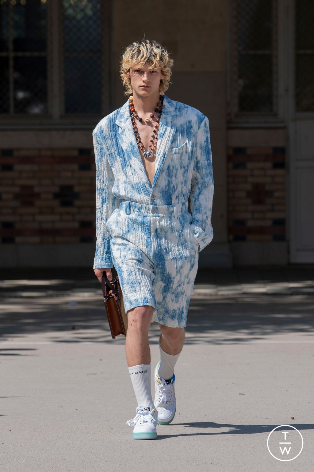 Fashion Week Paris Spring/Summer 2024 look 16 from the Feng Chen Wang collection menswear