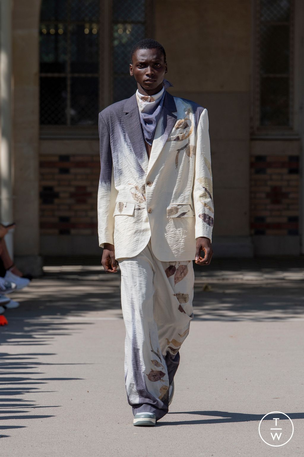 Fashion Week Paris Spring/Summer 2024 look 29 from the Feng Chen Wang collection menswear