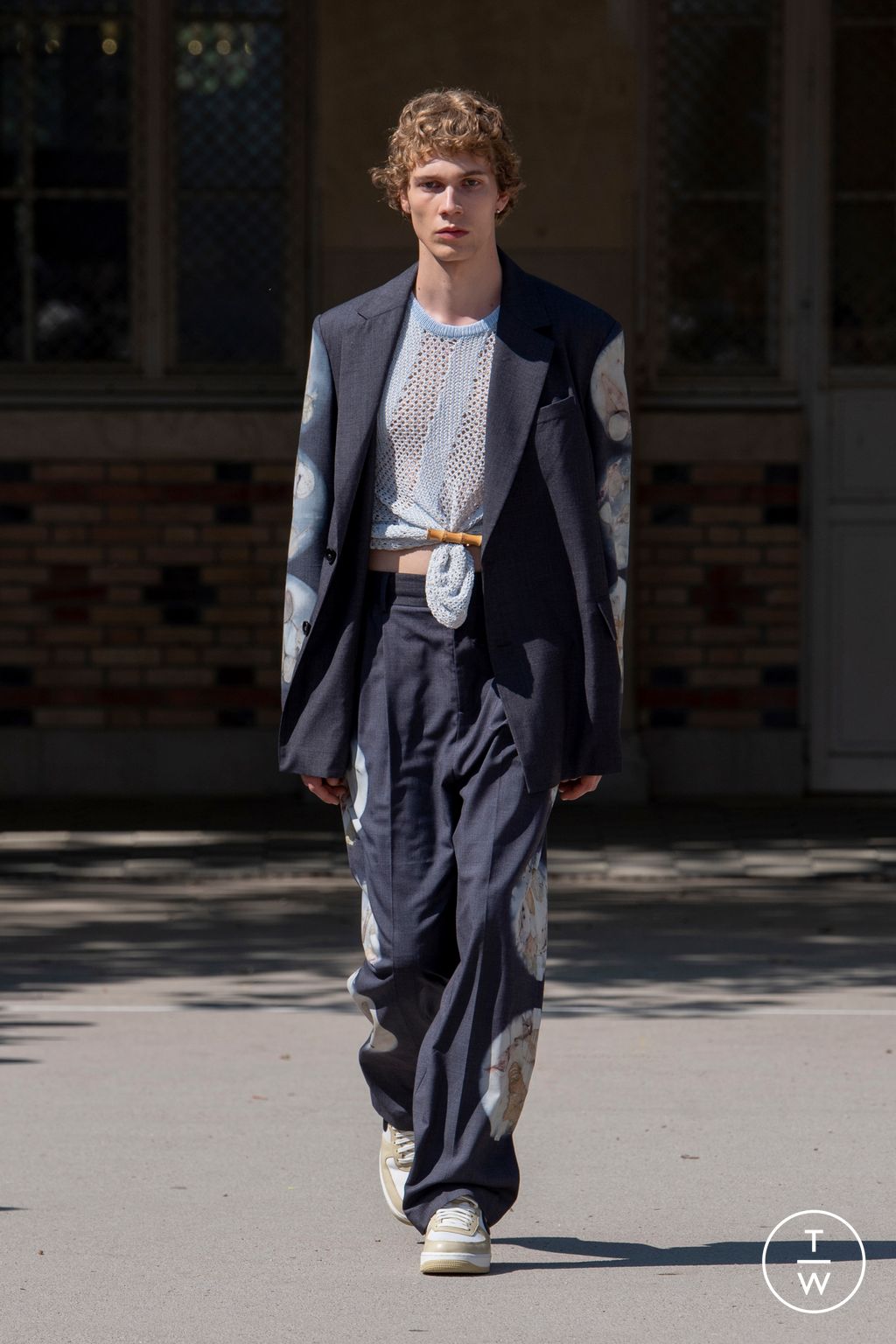 Fashion Week Paris Spring/Summer 2024 look 31 from the Feng Chen Wang collection menswear