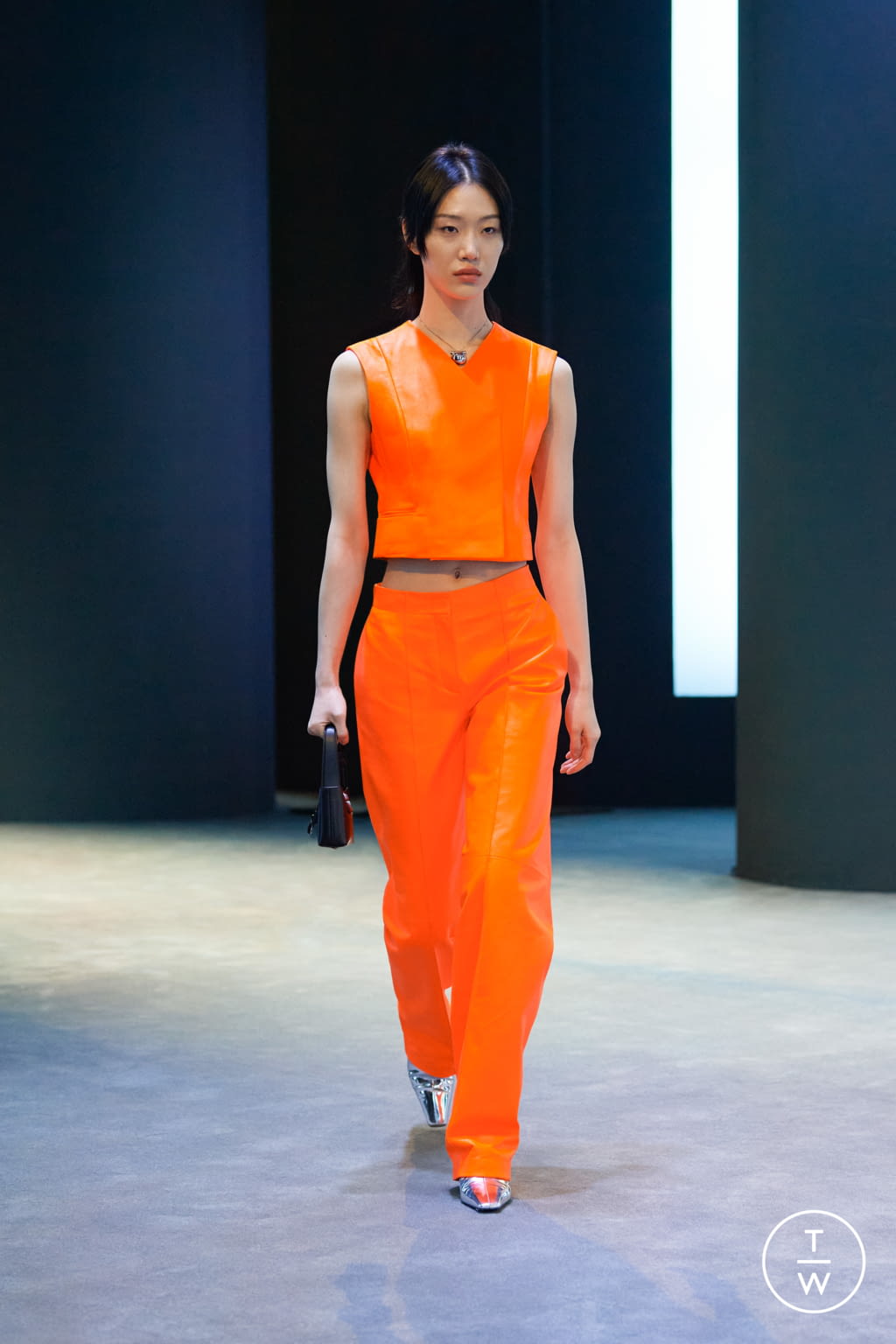 Fashion Week Milan Fall/Winter 2021 look 2 de la collection Ferragamo womenswear