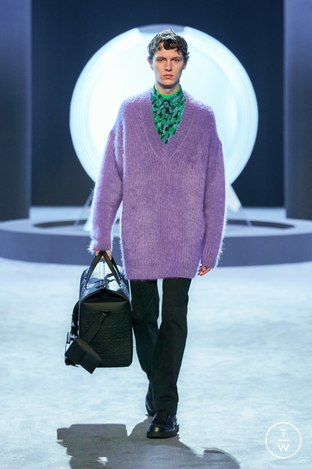 Fashion Week Milan Fall/Winter 2021 look 36 from the Ferragamo collection 女装