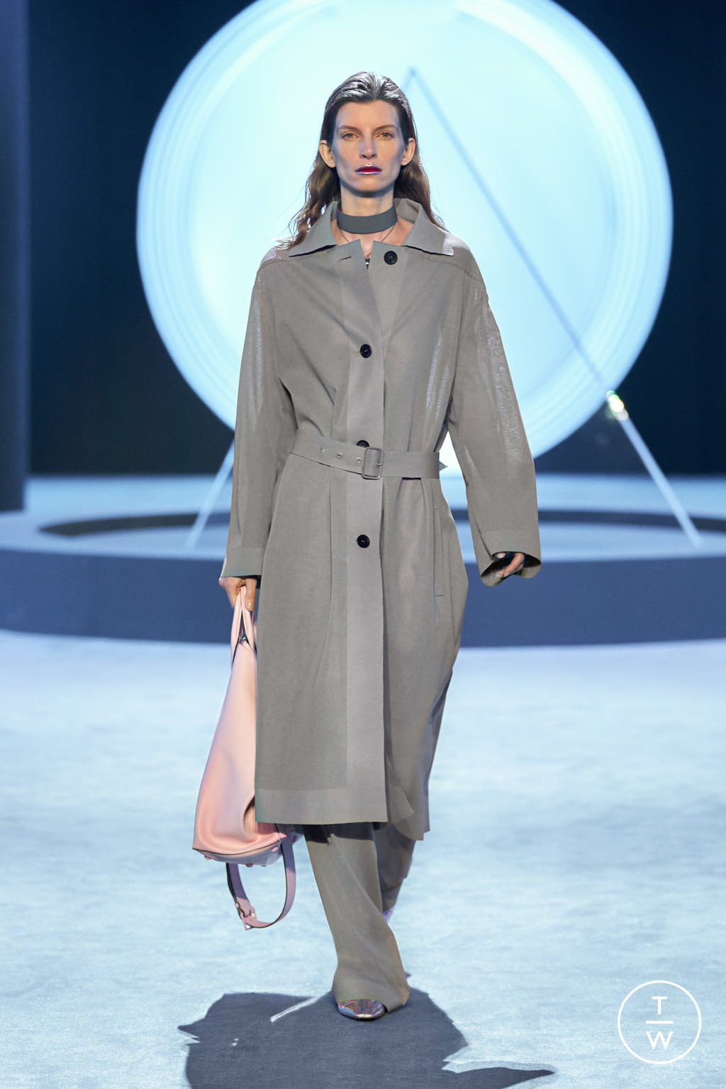 Fashion Week Milan Fall/Winter 2021 look 41 from the Ferragamo collection 女装