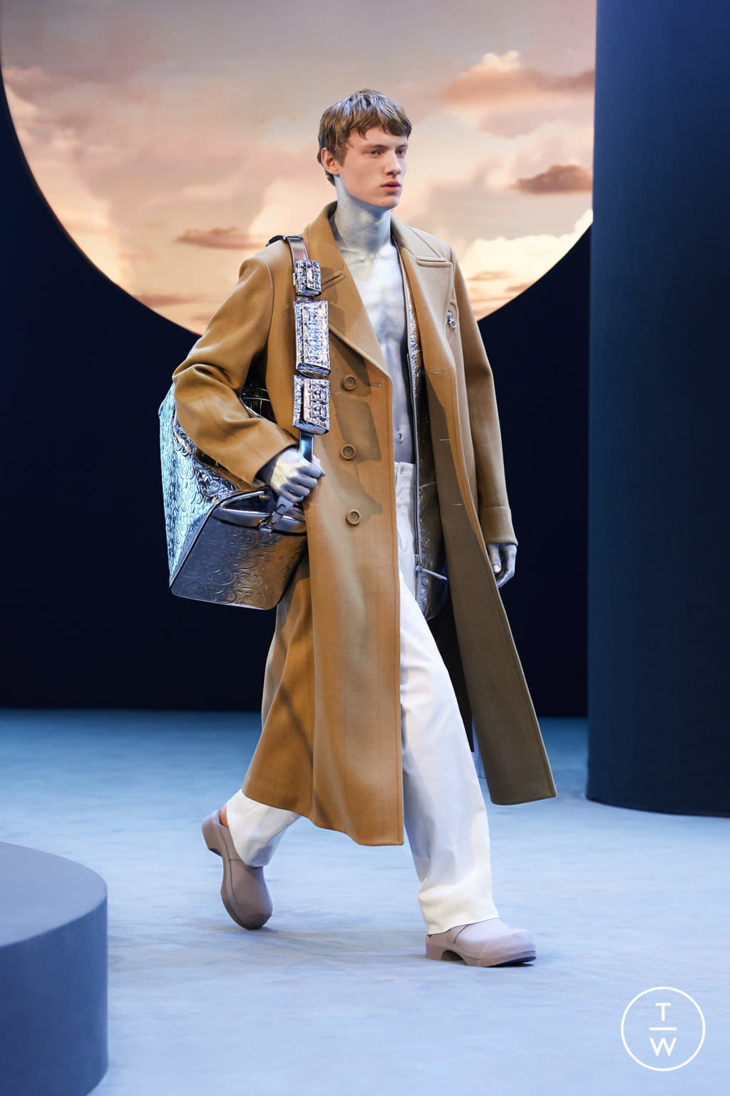 Fashion Week Milan Fall/Winter 2021 look 60 from the Ferragamo collection 女装