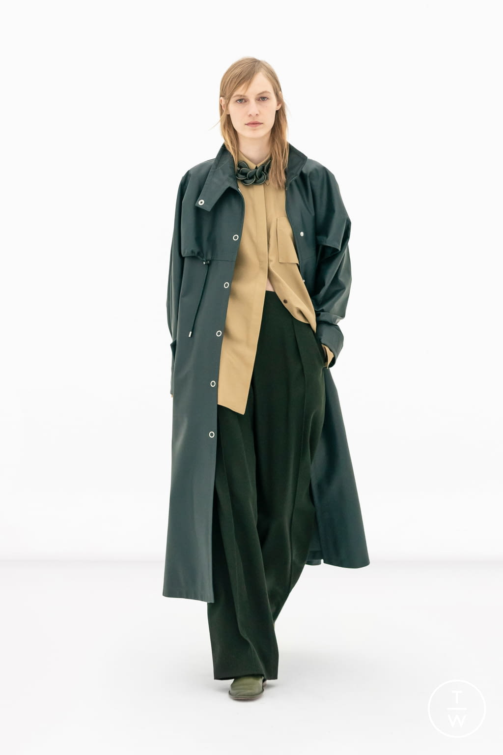 Fashion Week Milan Fall/Winter 2022 look 2 de la collection Ferragamo womenswear