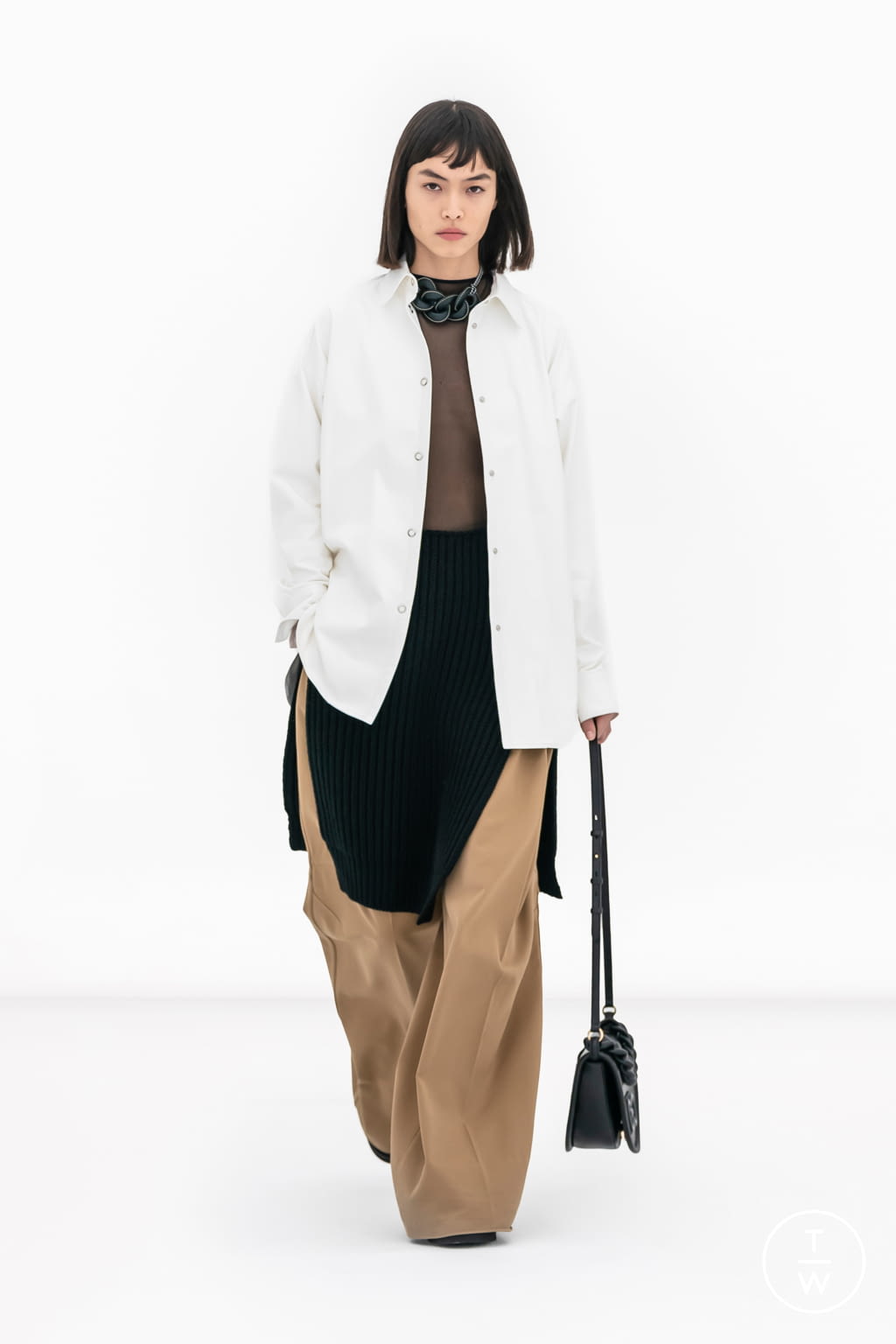 Fashion Week Milan Fall/Winter 2022 look 10 de la collection Ferragamo womenswear