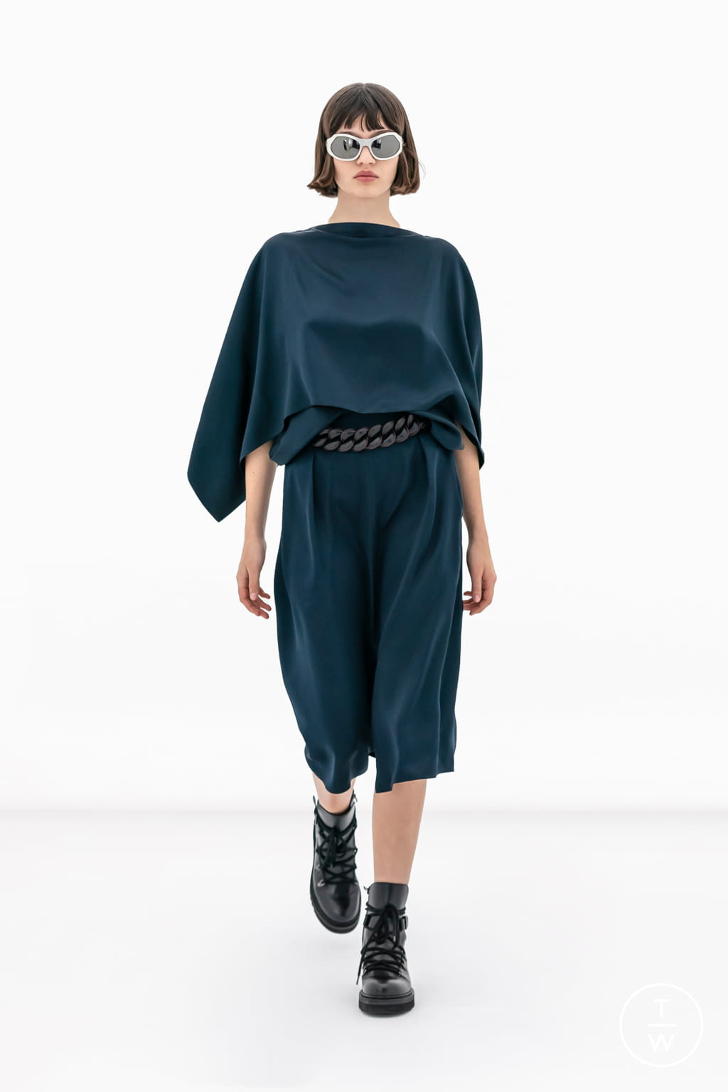 Fashion Week Milan Fall/Winter 2022 look 15 de la collection Ferragamo womenswear