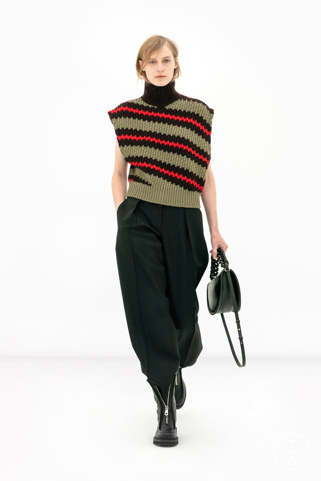 Fashion Week Milan Fall/Winter 2022 look 18 de la collection Ferragamo womenswear