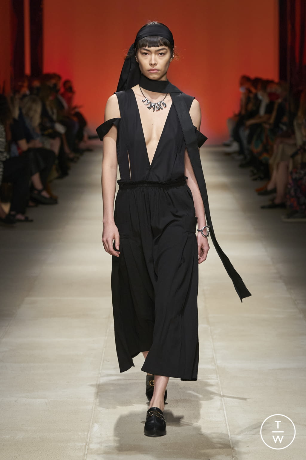 Fashion Week Milan Spring/Summer 2022 look 2 from the Salvatore Ferragamo collection womenswear