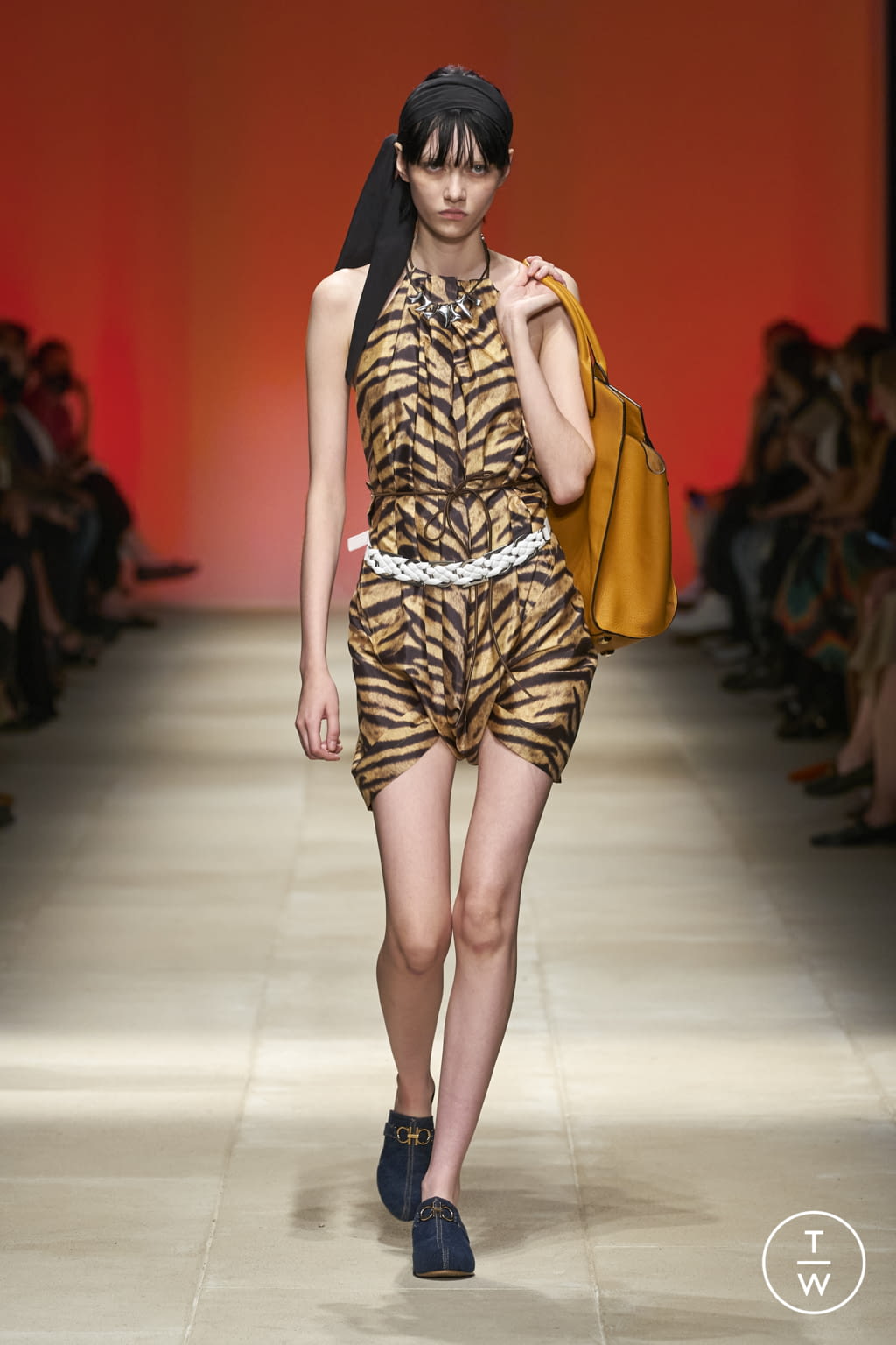 Fashion Week Milan Spring/Summer 2022 look 8 from the Salvatore Ferragamo collection 女装
