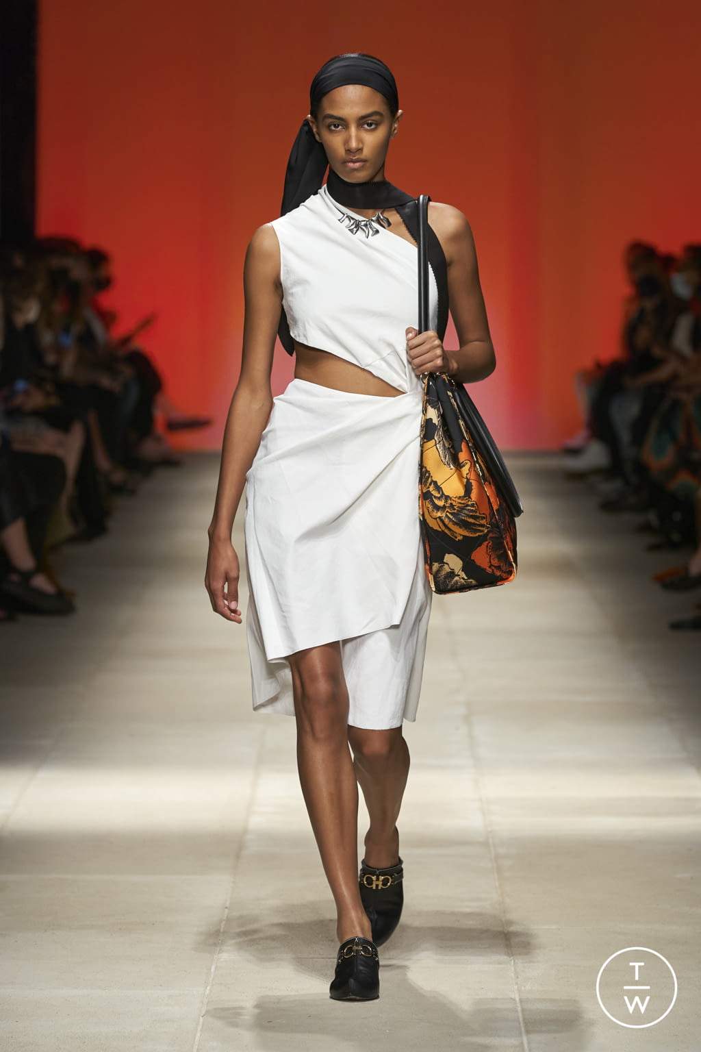 Fashion Week Milan Spring/Summer 2022 look 9 from the Salvatore Ferragamo collection womenswear