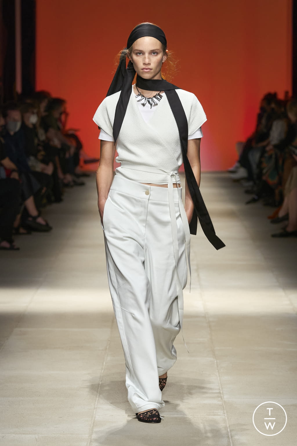 Fashion Week Milan Spring/Summer 2022 look 26 from the Salvatore Ferragamo collection womenswear