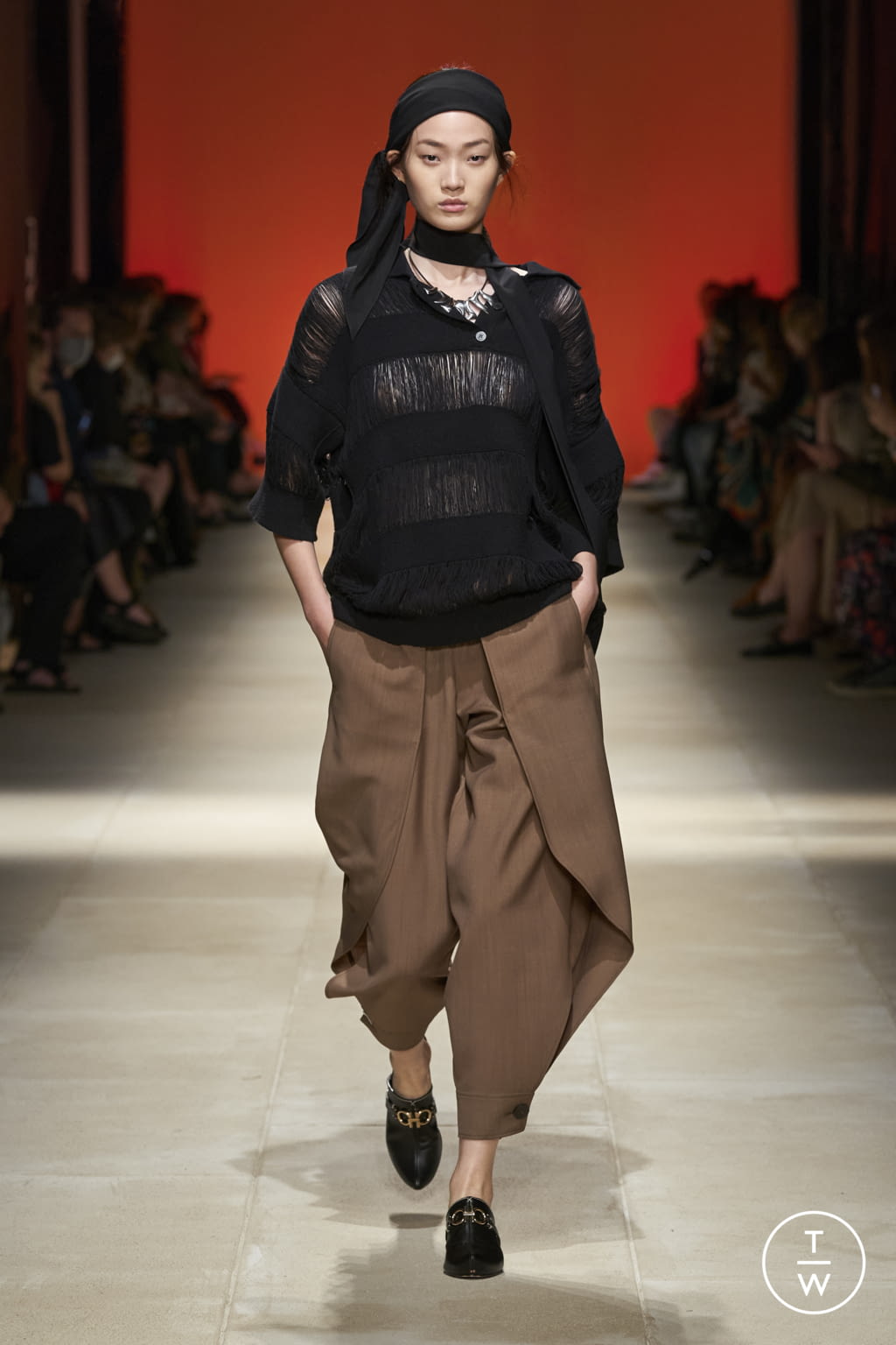 Fashion Week Milan Spring/Summer 2022 look 28 de la collection Salvatore Ferragamo womenswear