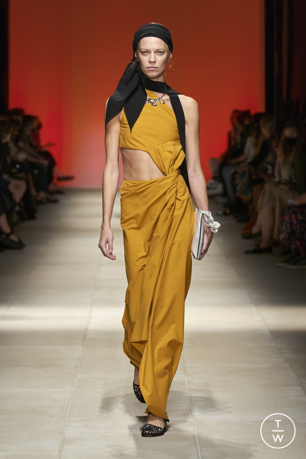 Fashion Week Milan Spring/Summer 2022 look 33 from the Salvatore Ferragamo collection womenswear