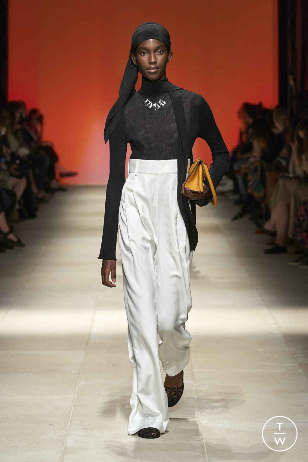 Fashion Week Milan Spring/Summer 2022 look 42 from the Ferragamo collection 女装