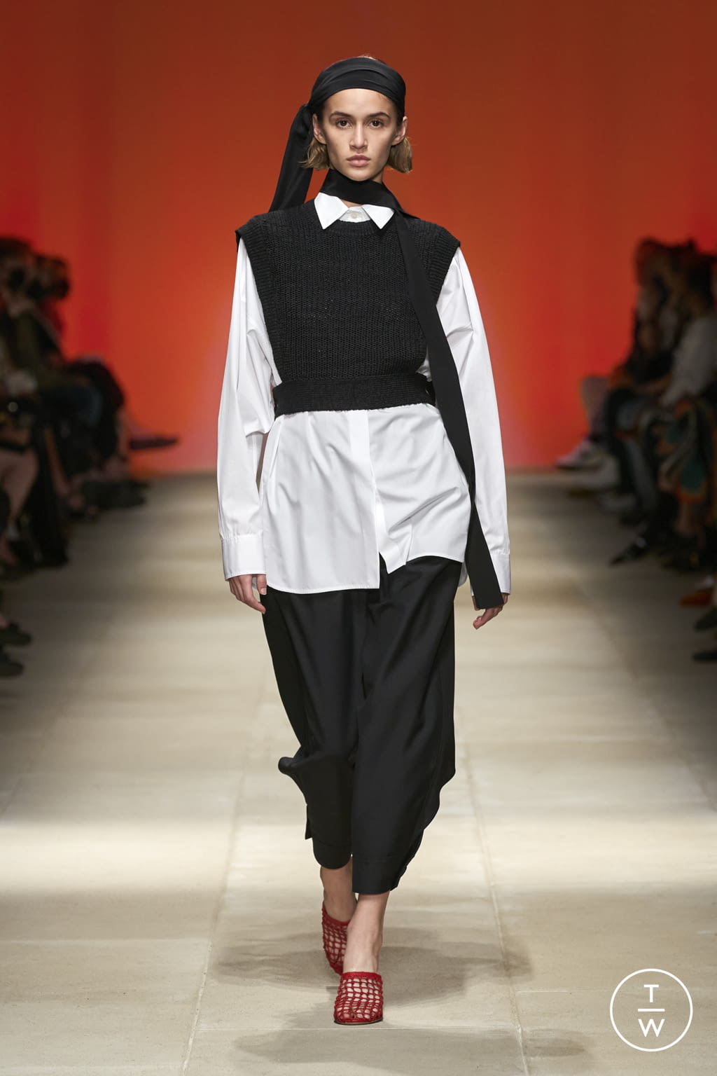 Fashion Week Milan Spring/Summer 2022 look 48 from the Salvatore Ferragamo collection womenswear