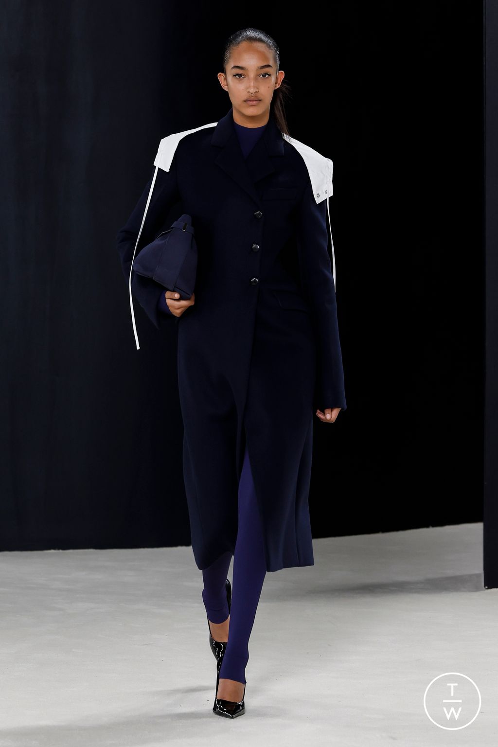 Fashion Week Milan Fall/Winter 2023 look 3 de la collection Ferragamo womenswear