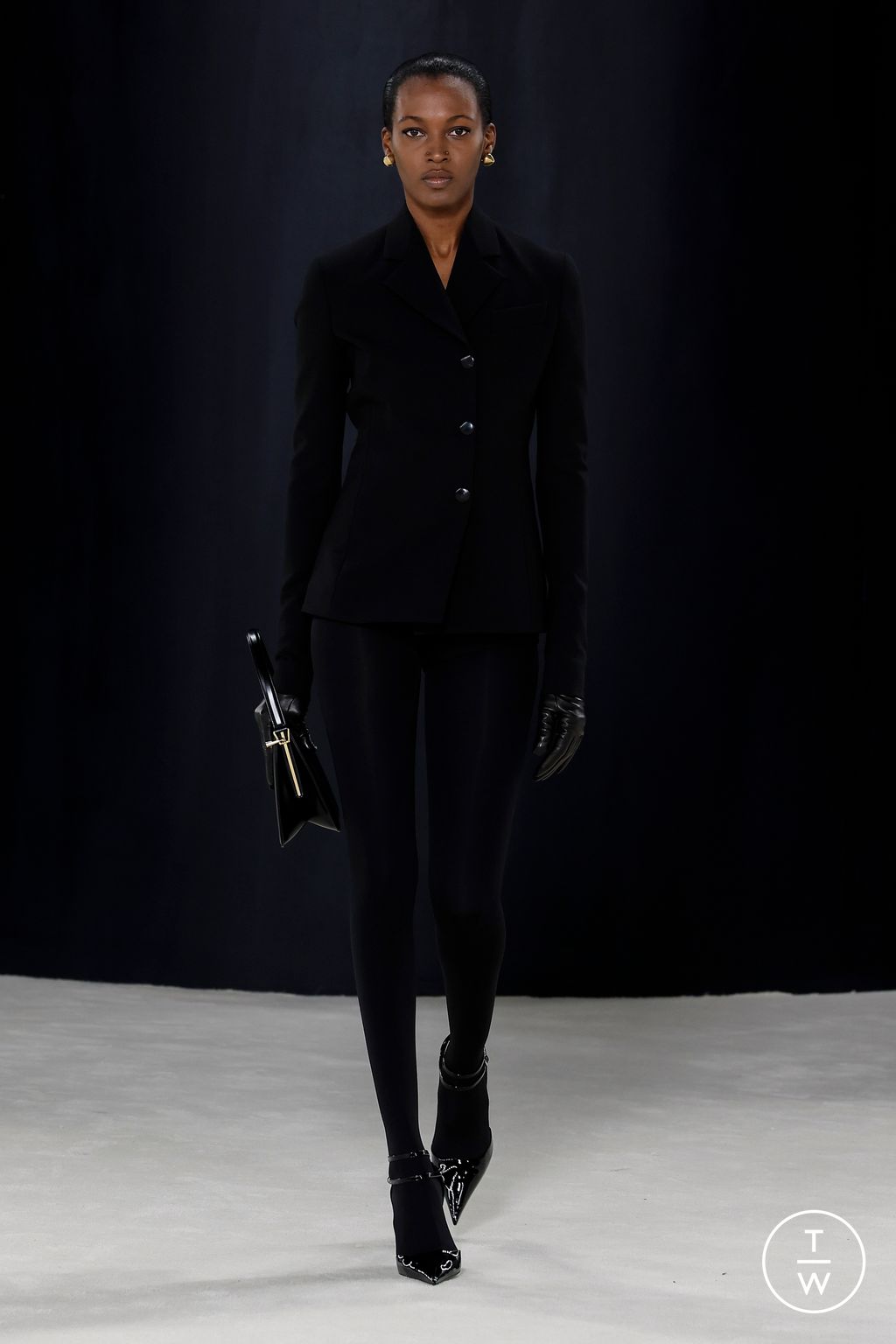 Fashion Week Milan Fall/Winter 2023 look 12 de la collection Ferragamo womenswear