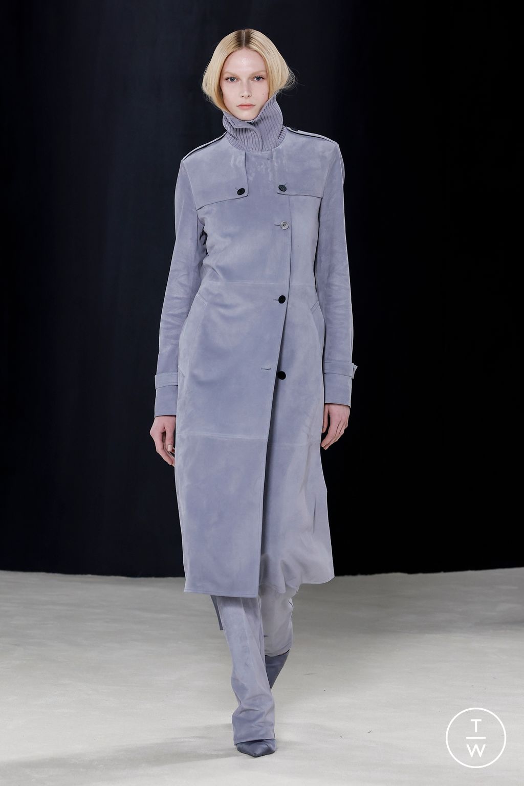 Fashion Week Milan Fall/Winter 2023 look 17 from the Ferragamo collection 女装