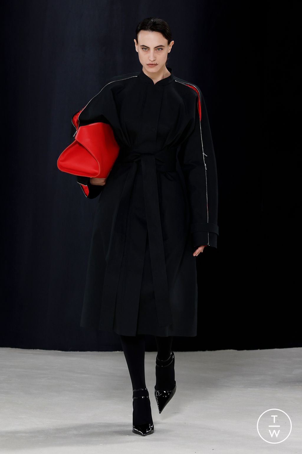 Fashion Week Milan Fall/Winter 2023 look 28 from the Ferragamo collection womenswear