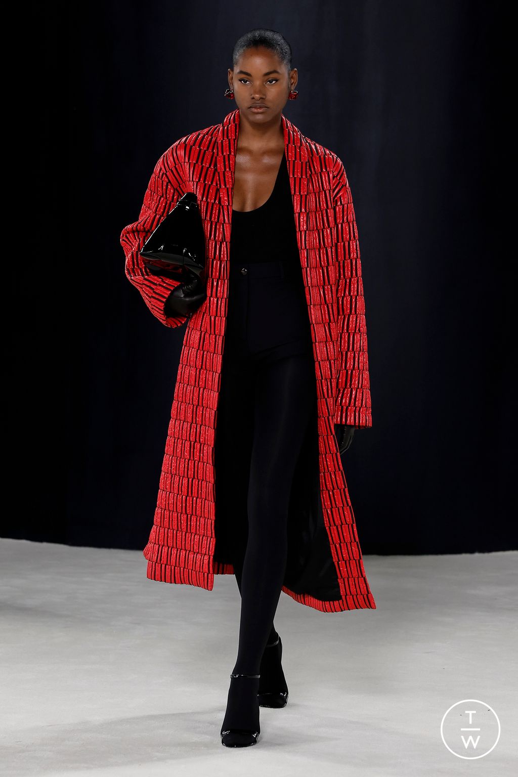 Fashion Week Milan Fall/Winter 2023 look 33 from the Ferragamo collection 女装
