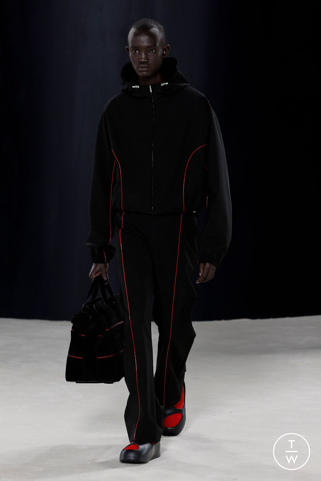 Fashion Week Milan Fall/Winter 2023 look 39 from the Ferragamo collection 女装