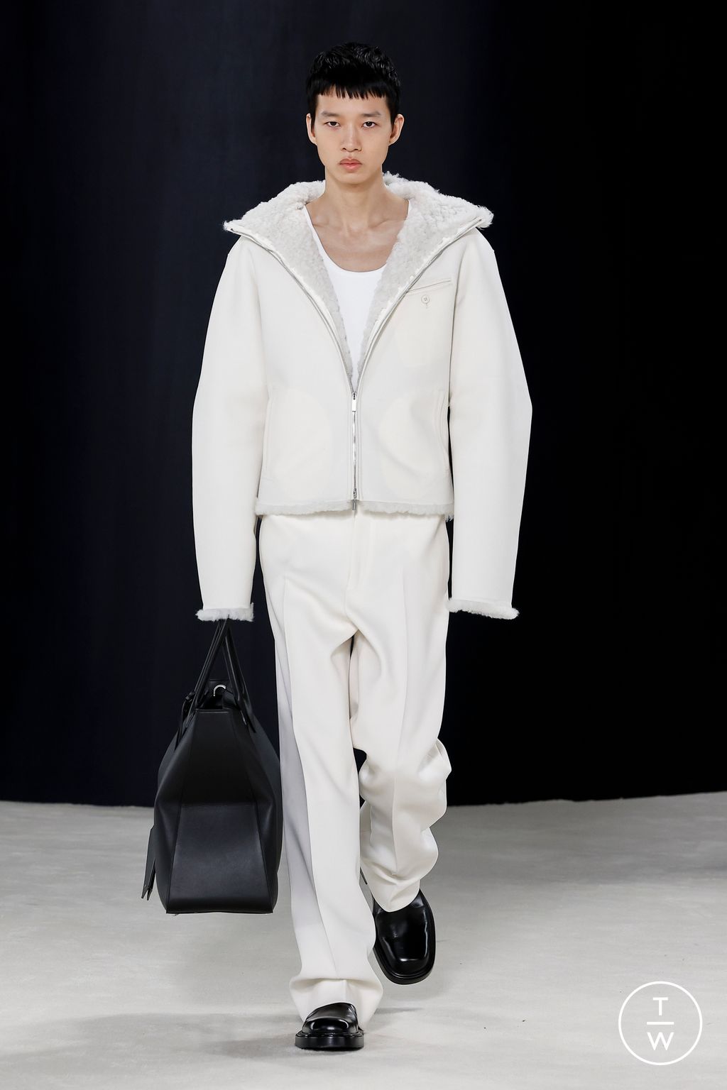 Fashion Week Milan Fall/Winter 2023 look 41 from the Ferragamo collection 女装