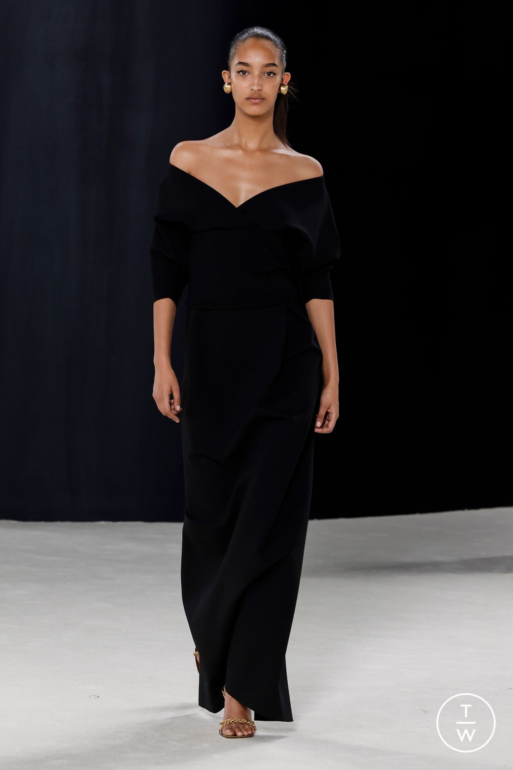 Fashion Week Milan Fall/Winter 2023 look 67 from the Ferragamo collection 女装