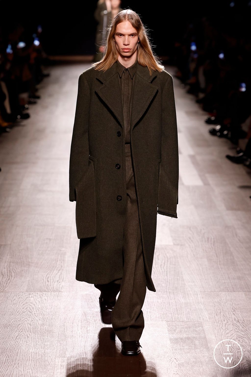 Fashion Week Milan Fall/Winter 2024 look 2 from the Ferragamo collection 女装