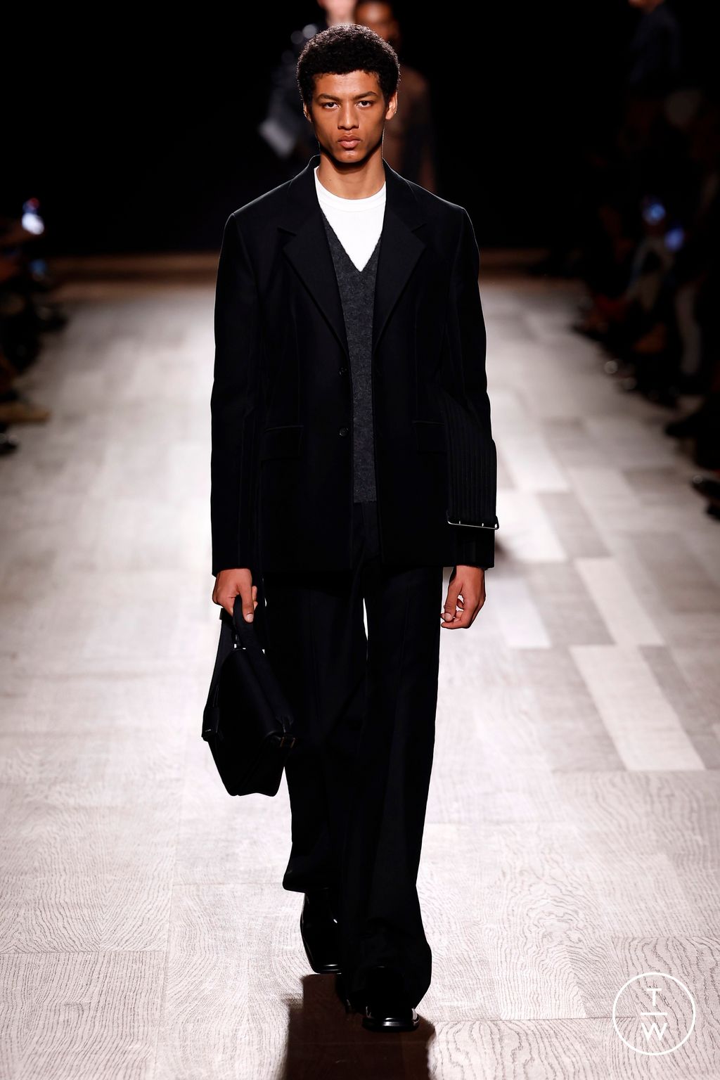 Fashion Week Milan Fall/Winter 2024 look 23 from the Ferragamo collection 女装