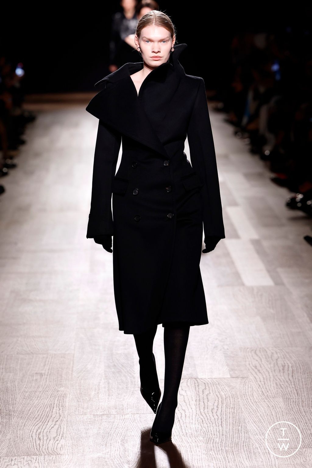 Fashion Week Milan Fall/Winter 2024 look 53 from the Ferragamo collection 女装