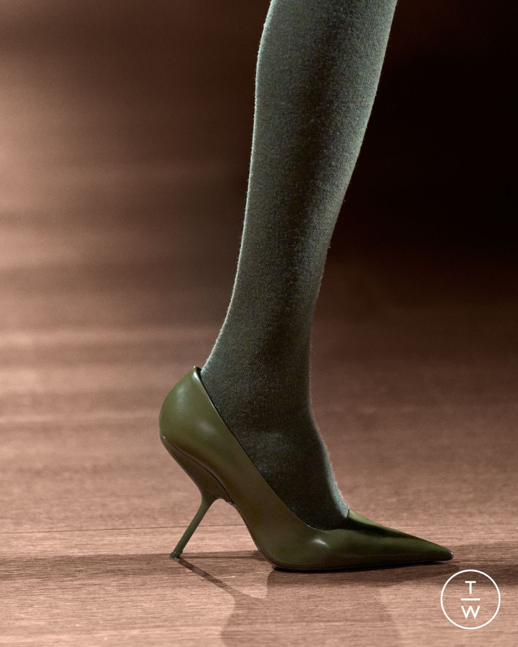 Fashion Week Milan Fall/Winter 2024 look 48 from the Ferragamo collection womenswear accessories