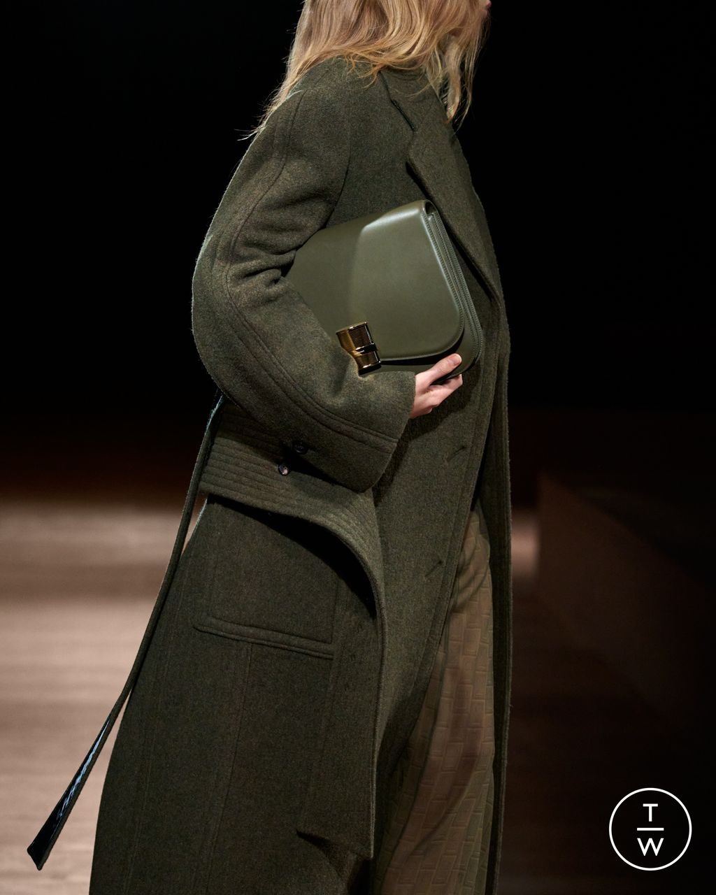 Fashion Week Milan Fall/Winter 2024 look 2 from the Ferragamo collection 女装配饰