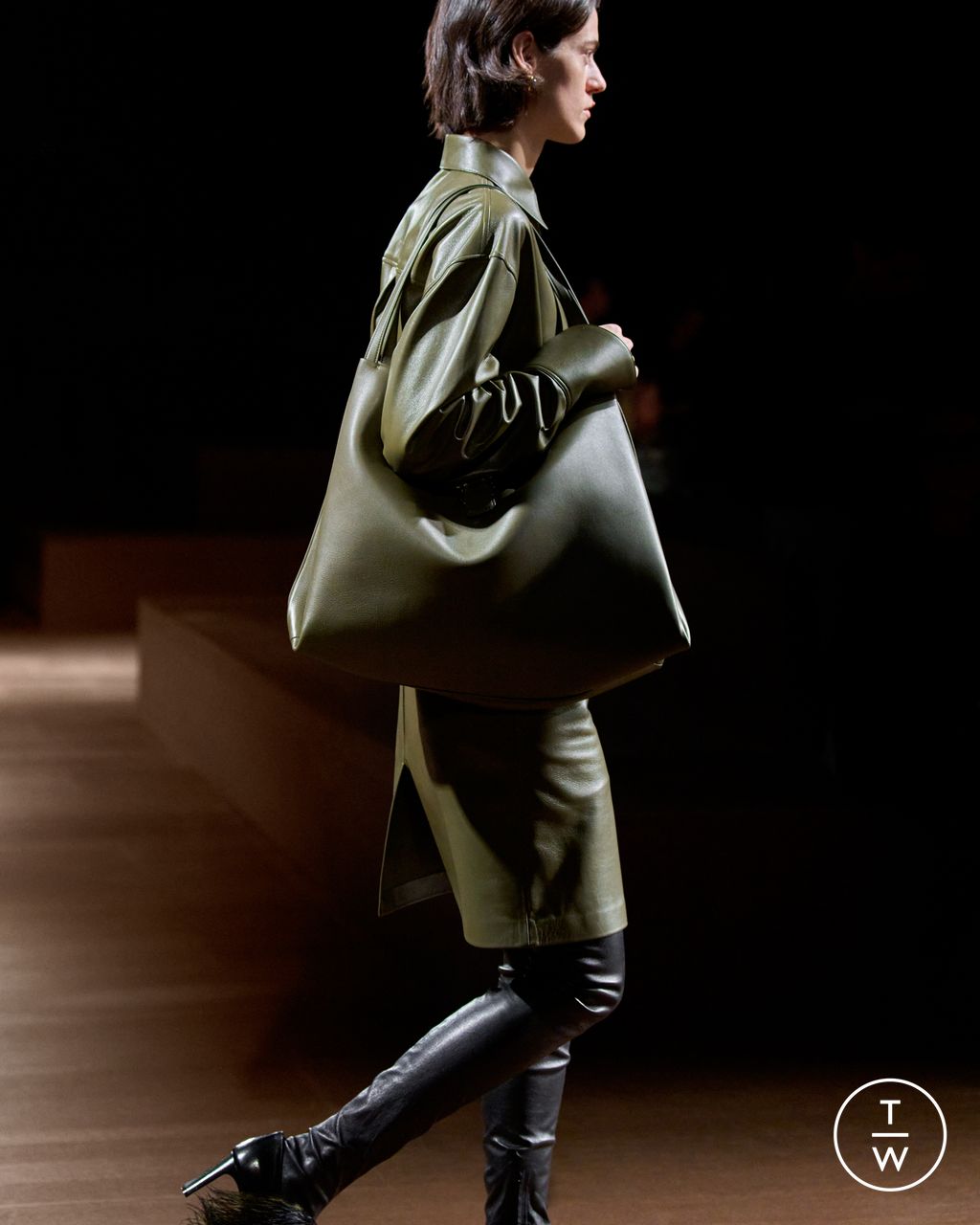 Fashion Week Milan Fall/Winter 2024 look 3 from the Ferragamo collection womenswear accessories