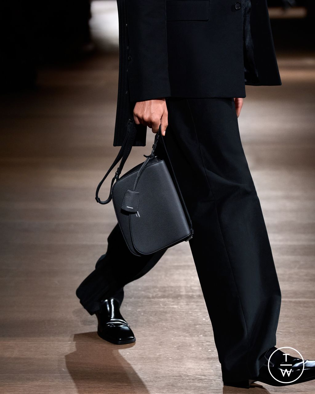 Fashion Week Milan Fall/Winter 2024 look 17 from the Ferragamo collection womenswear accessories